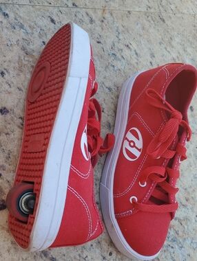 Heelys Red Lace-Up Kids Skate Shoes with White Loge